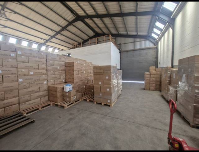 652M² WAREHOUSE TO LET IN OKAVANGO PARK